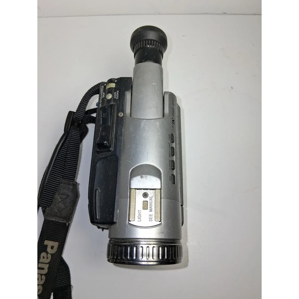 Panasonic PV-DV51D Palmcorder MiniDV Camcorder 18x Optical 300x untested